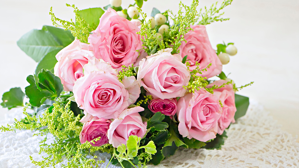 ピンクのバラの花束